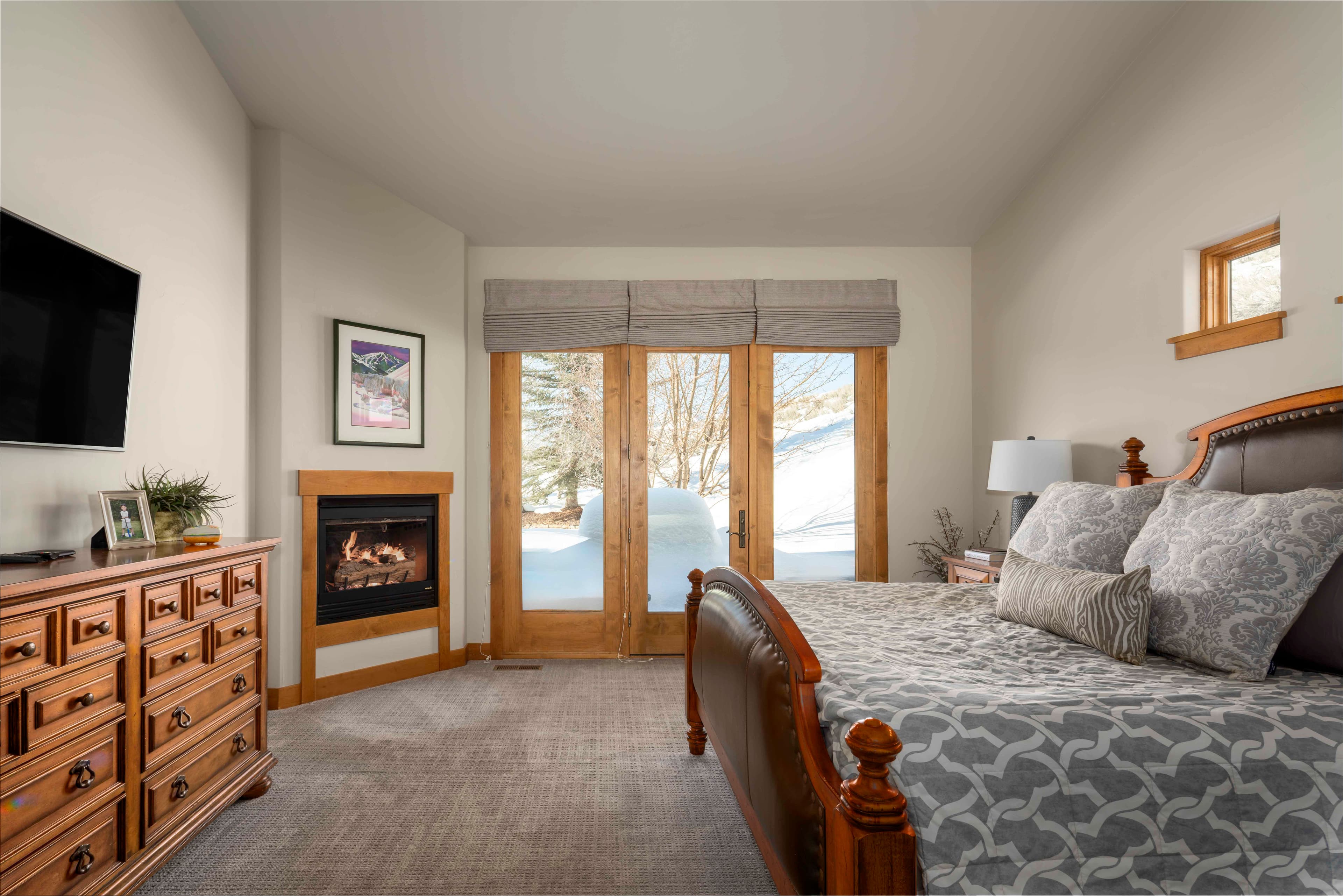 Spacious and bright, the primary is the perfect area to unwind after a long day on the slopes